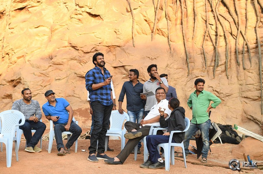 Baahubali-2-Pumpkin-Breaking-Function